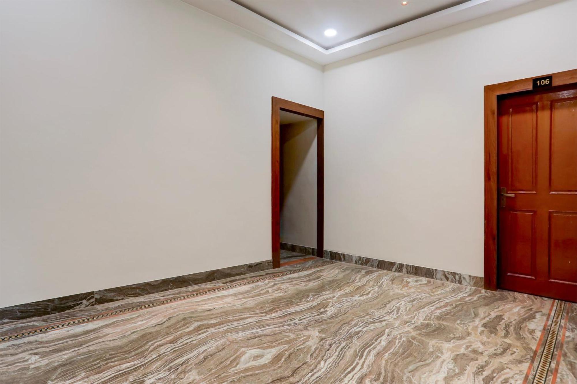 Hotel O Currency Inn Rāipur 外观 照片