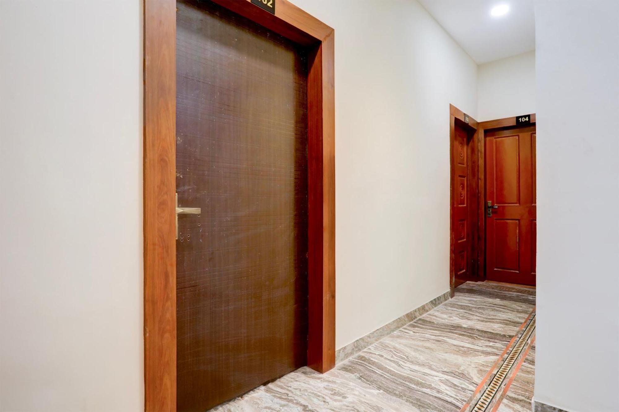 Hotel O Currency Inn Rāipur 外观 照片