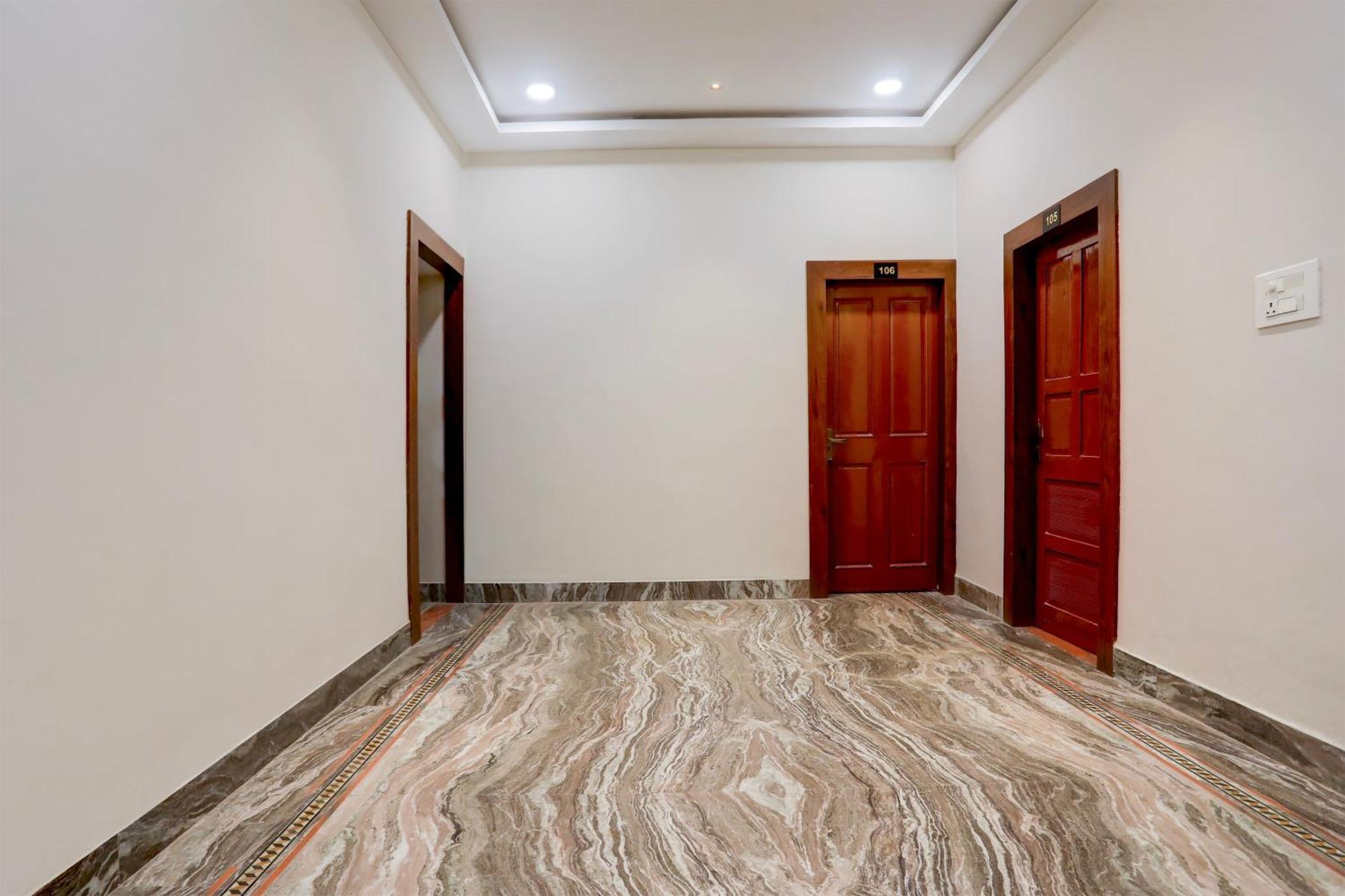 Hotel O Currency Inn Rāipur 外观 照片